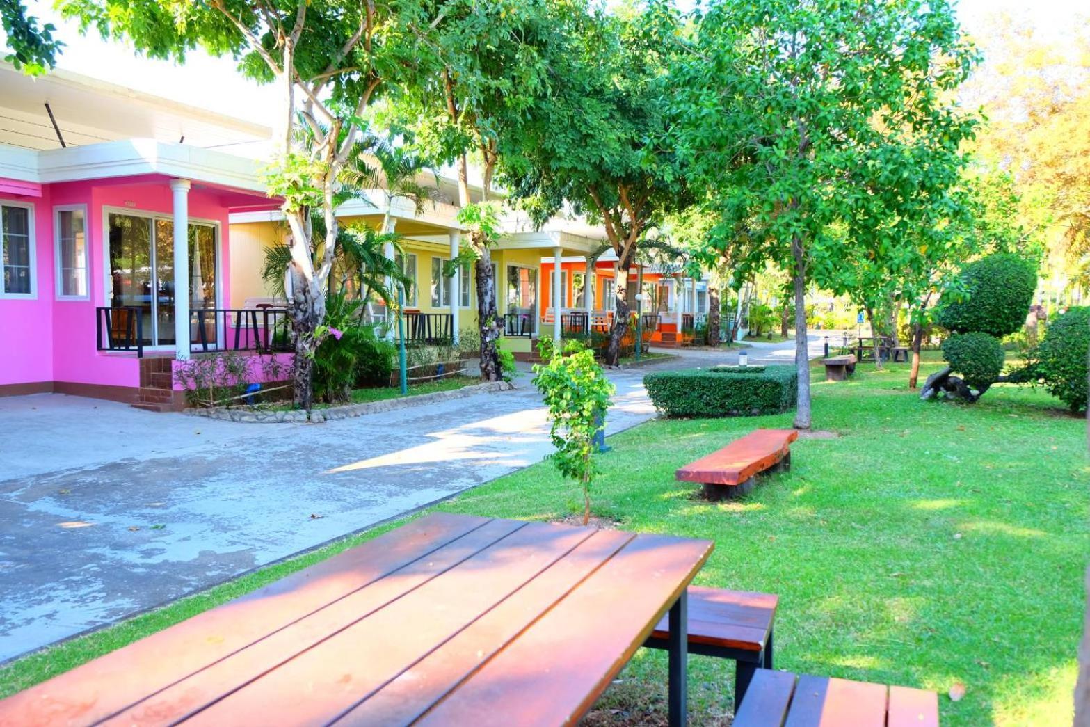 New Travel Beach Hotel & Resort Pantai Chao Lao Bagian luar foto