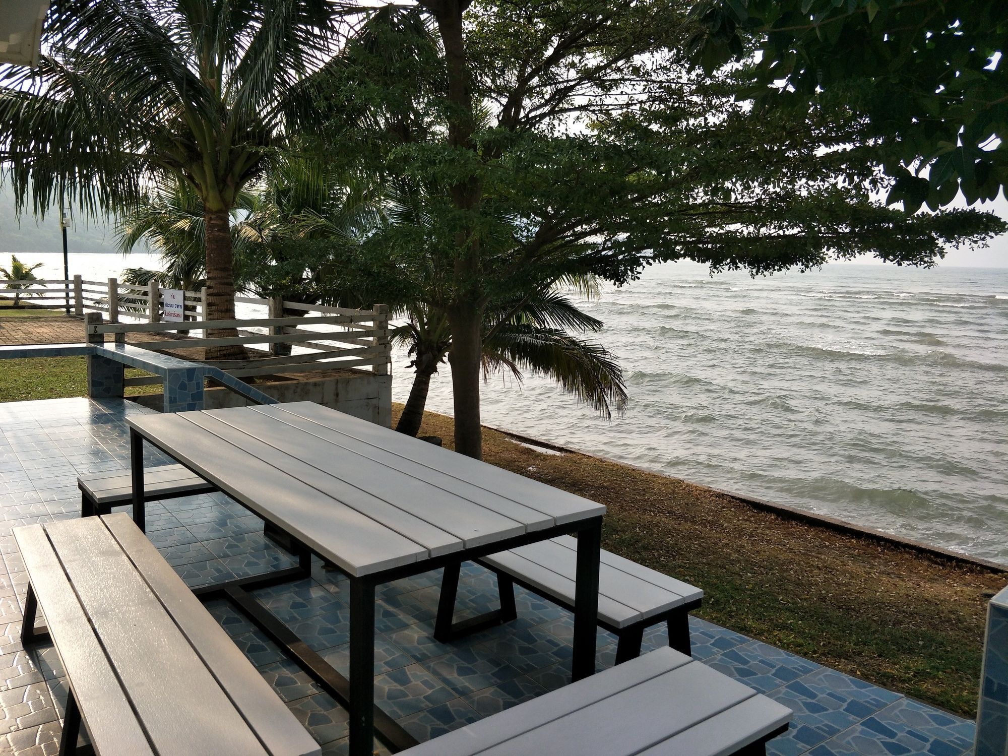 New Travel Beach Hotel & Resort Pantai Chao Lao Bagian luar foto