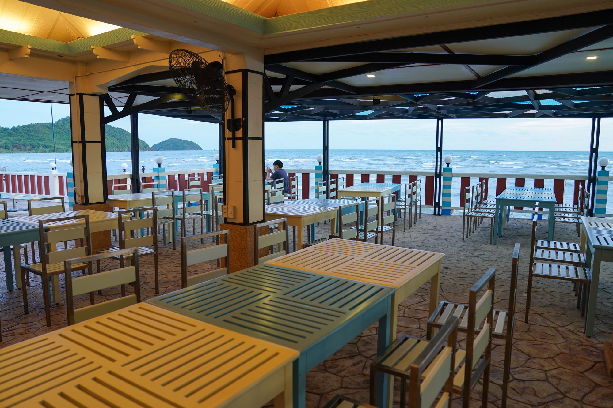 New Travel Beach Hotel & Resort Pantai Chao Lao Bagian luar foto