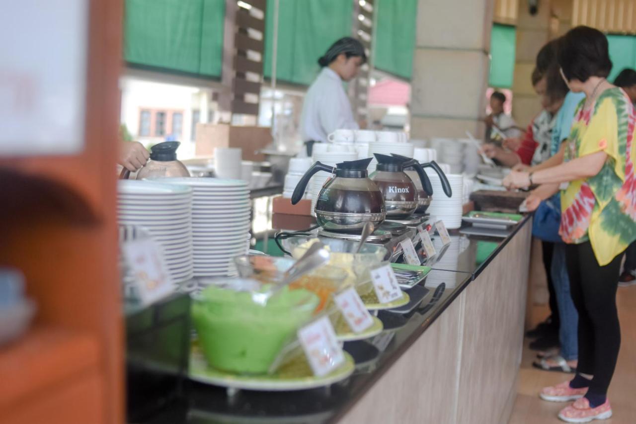 New Travel Beach Hotel & Resort Pantai Chao Lao Bagian luar foto