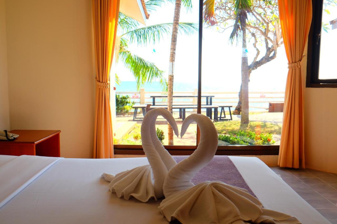 New Travel Beach Hotel & Resort Pantai Chao Lao Bagian luar foto