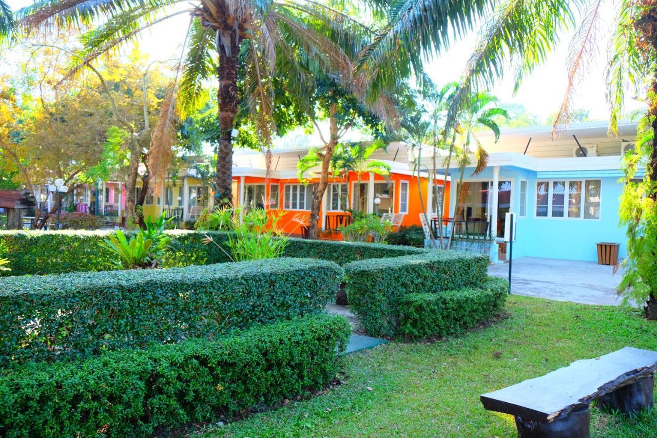 New Travel Beach Hotel & Resort Pantai Chao Lao Bagian luar foto