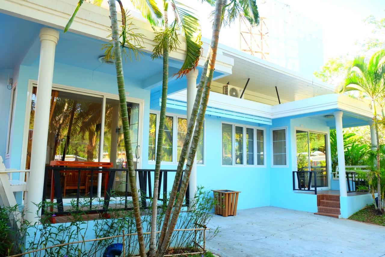 New Travel Beach Hotel & Resort Pantai Chao Lao Bagian luar foto